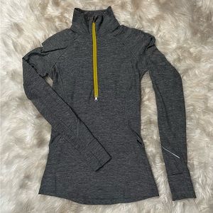 Lululemon 1/4 zip pullover. Size 4